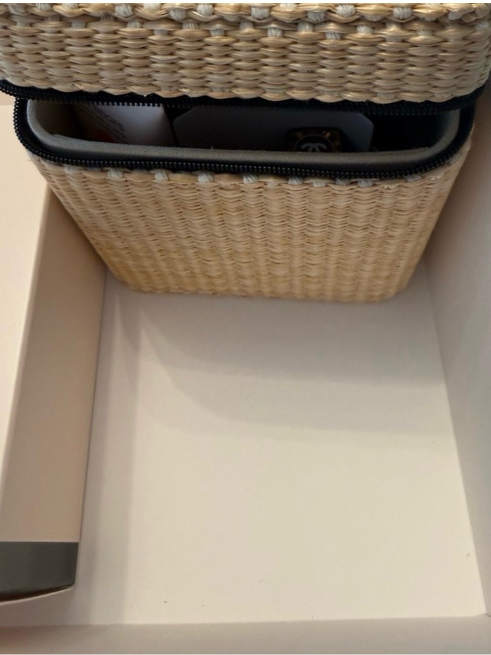 Les Beiges CHANEL healthy summer essentials set, special listing for @vicviv - Picture 2 of 6